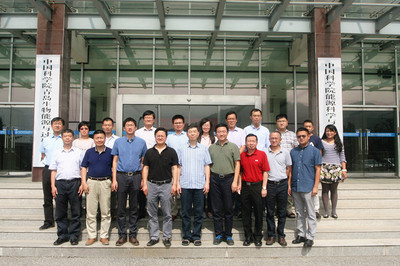 山東省自然科學(xué)基金重大基礎(chǔ)研究計(jì)劃“合成微生物細(xì)胞工廠的設(shè)計(jì)與構(gòu)建”戰(zhàn)略跟蹤項(xiàng)目在青啟動(dòng)，推動(dòng)健康科學(xué)前沿創(chuàng)新